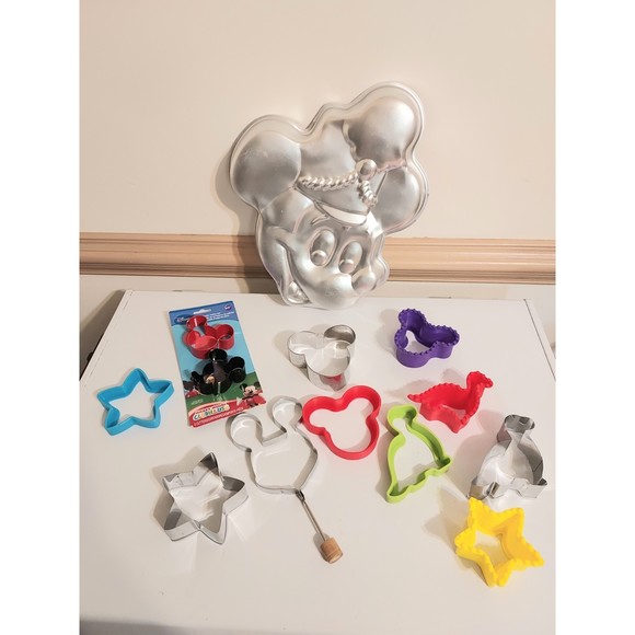 Mickey Mouse Wilton Cookie Cutter Cake Pan Sandwich Maker Egg Pancake Shaper - Picture 1 of 7